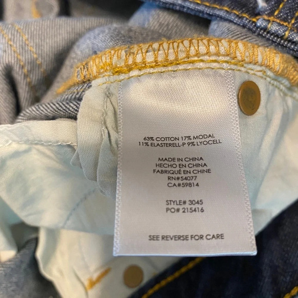 Cabi Jeans Slim Boyfriend Distressed - Picture 7 of 7